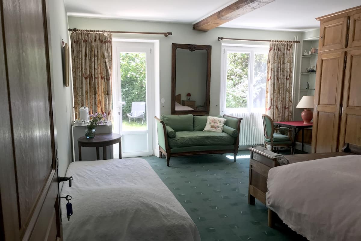 Classic Double Room, Garden View