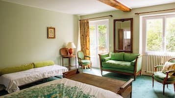 Classic Double Room, Garden View