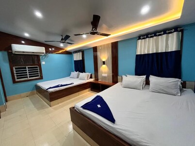 HOTEL HOLIDAY HOME