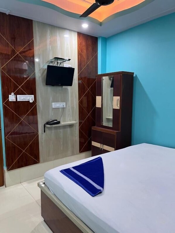 Room - HOTEL HOLIDAY HOME (Digha)