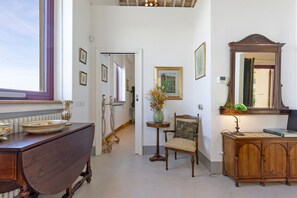 Interior - VillaNova Tenuta Lonciano with Private Pool, Wi-Fi, and Air Conditioning (Sesto Fiorentino)