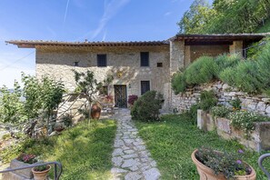 Exterior - Villa La Torre Tenuta Lonciano with Private Pool, AC and Sauna (Sesto Fiorentino)