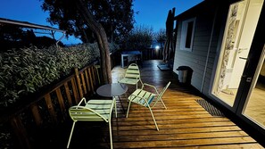 Terrace/patio - Mobile home in a magnificent estate with swimming pool in Saint-Raphaël. (Saint-Raphaël)