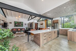 Villa - Amazing Private Jacuzzi Juanitolaguna Luxury House (Retiro)