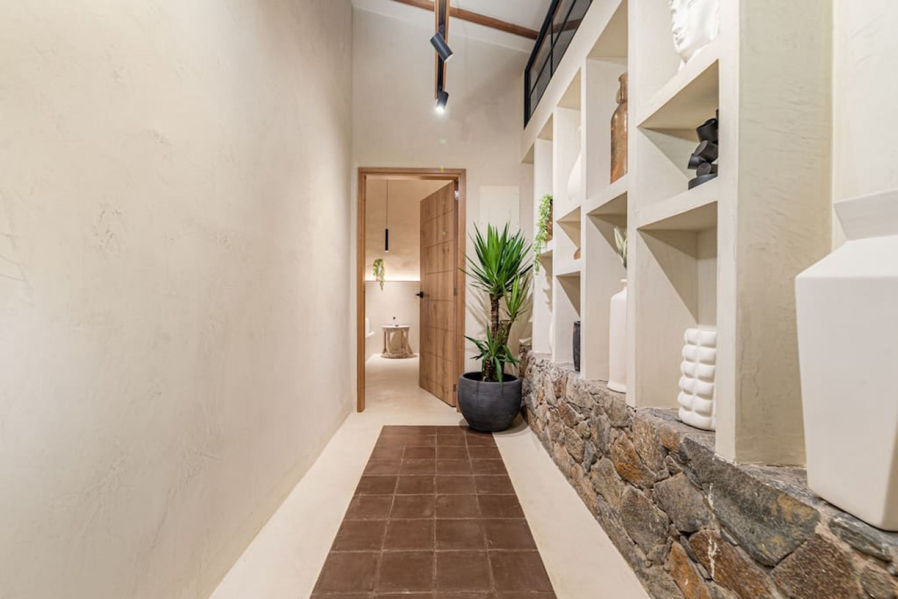 House | 6 bedrooms