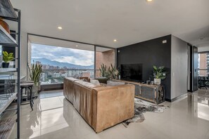 House - Luxury 2BR Apt Near Provenza (Medellín)