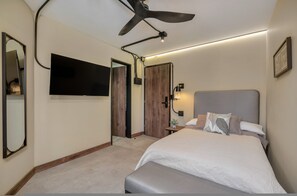 House - Nutibara Express - 823 (Medellín)