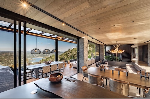 Ultra Luxury Villa With Unique Lake View