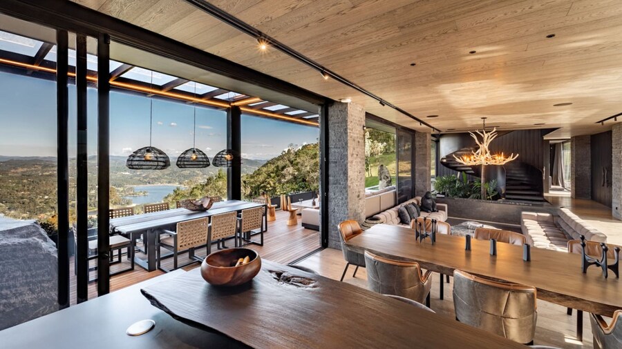 Ultra Luxury Villa With Unique Lake View