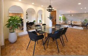 Apartment, Smoking - 401 - Luxury 4BR Retreat With Private Bathtub and AC (Medellín)