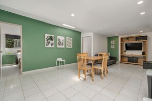 Room - Oslo 704 in Medell n (Medellín)