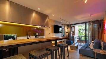 Apartment, Smoking