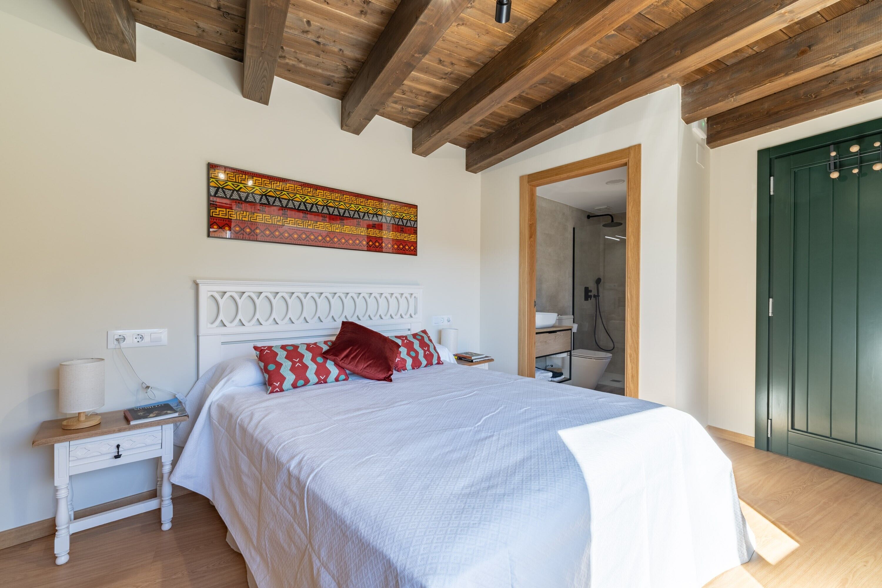 1 slaapkamer, een strijkplank/strijkijzer, wifi, beddengoed