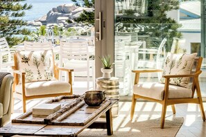 Interior - 4 Bed Coastal Retreat W Pool Views Llandudno Sands (Cape Town)