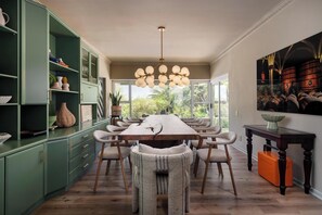 Dining - Luxury Camps Bay 5 Star w Gym Pool Kinvara Villa (Cape Town)