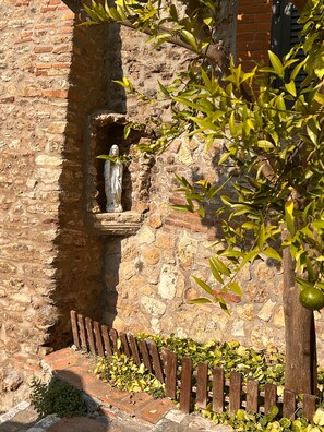Exterior detail - Holiday Home 'La Casa Del Susino Historic' with Wi-Fi (Fiano Romano)