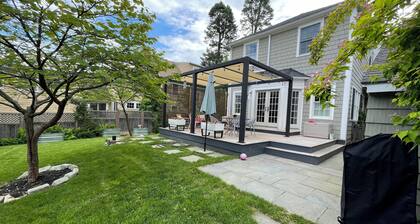 Sunny 4-bedroom house with AC in charming Burlington