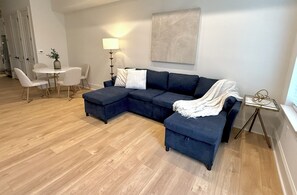 TV - Free nights! New construction! AMAZING Location (Oxford)
