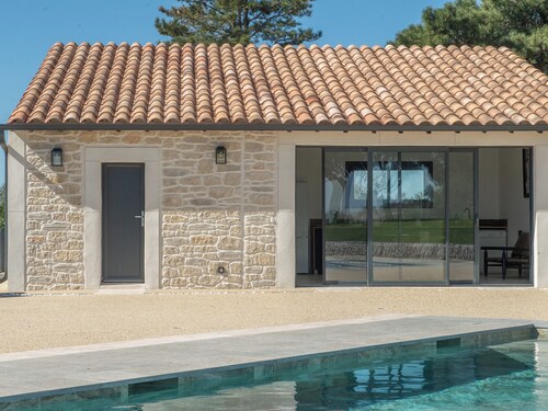 Mas Saint-Gilles – Pool & Tennis.
