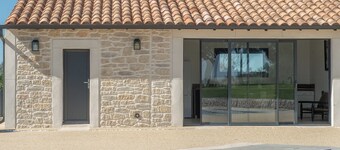 Mas Saint-Gilles – Pool & Tennis.