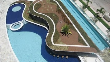 Apartamento luxo, sacada | Piscina