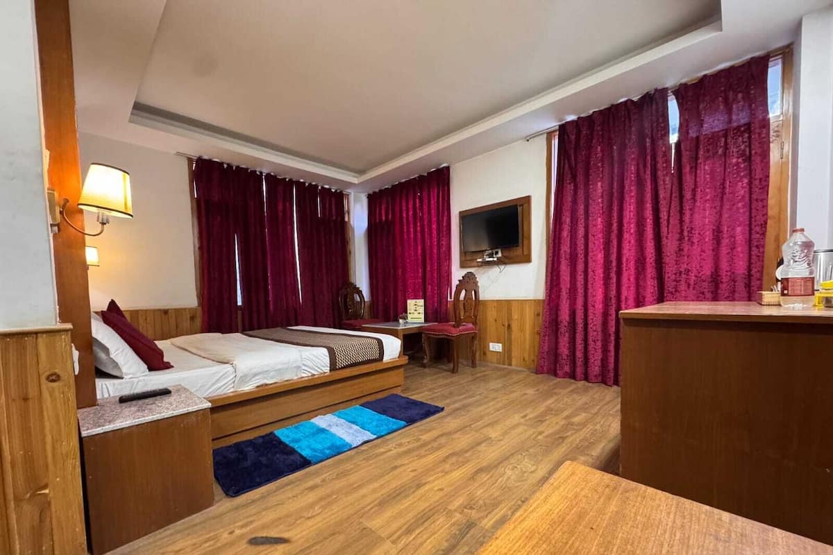 Luksushuone, parveke, näköala laaksoon