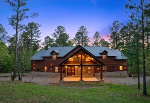Exterior - Spacious 7BD | Playset | Sleeps 18 | Game Room (Broken Bow)