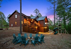 Property grounds - Spacious 7BD | Playset | Sleeps 18 | Game Room (Broken Bow)