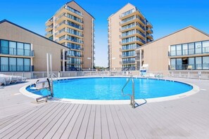 Pool - Sea Colony Tennis second-floor condo pools, tennis/pickleball, gym (Bethany Beach)