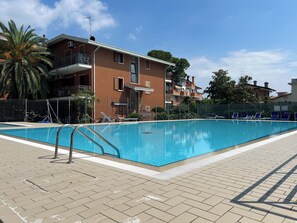 Apartment, 2 Schlafzimmer, Balkon | Pool | Außenpool