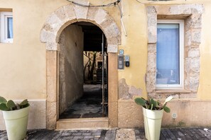 Exterior detail - Mediterranean Fico Home by Wonderful Italy (Syracuse)