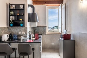 Fridge, microwave, coffee/tea maker, electric kettle - Mediterranean Fico Home by Wonderful Italy (Syracuse)