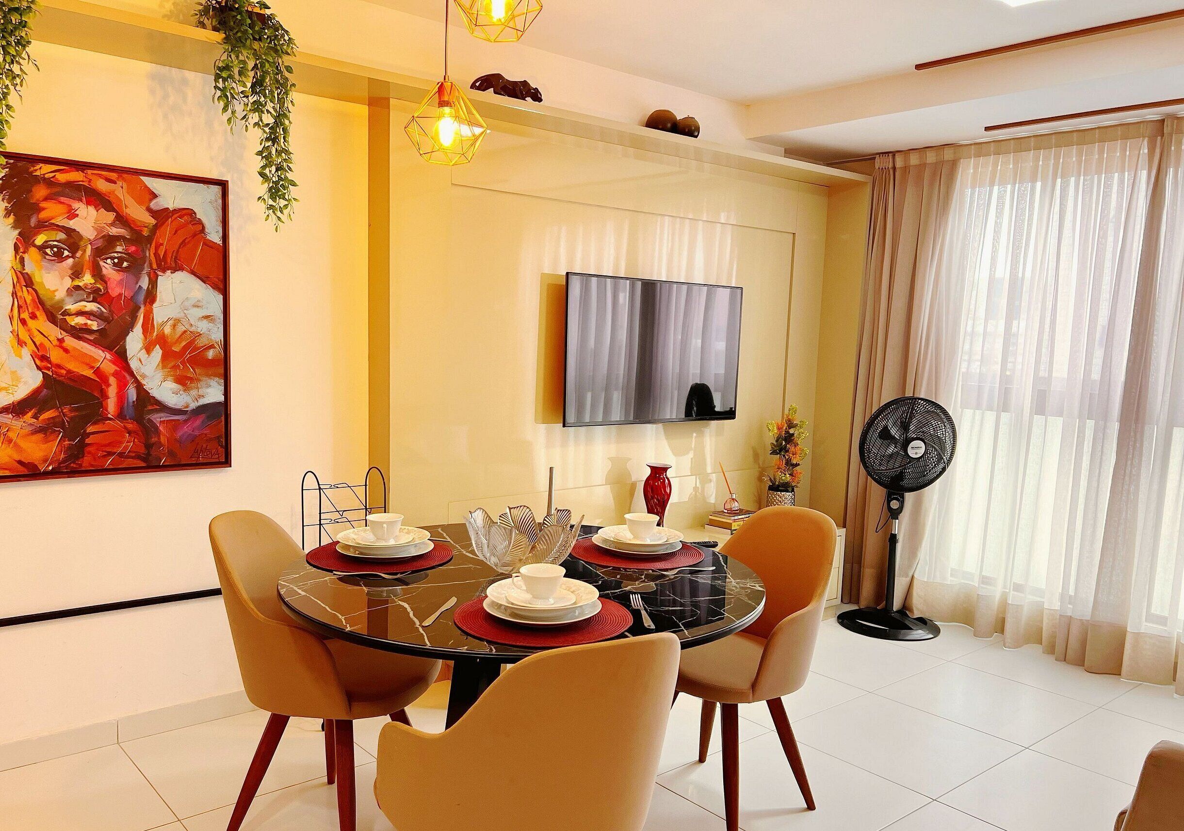 Comfort Apartment | Dining