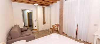 Superor Vulcan Room
