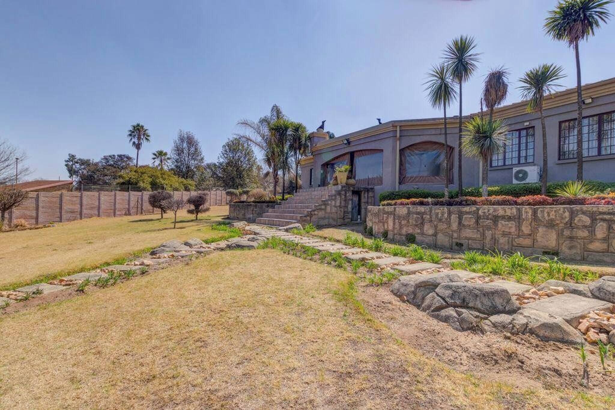 House, 4 Bedrooms, Patio | Property grounds