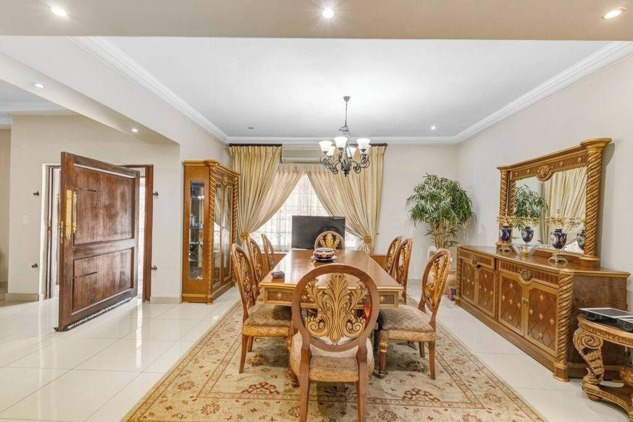 House, 4 Bedrooms, Patio | Lobby