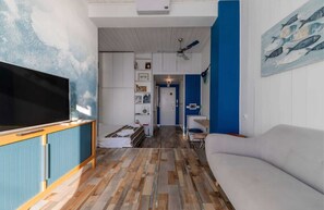 Room - "Ocean Blue" – A Gem with Unmatched Sea View, Wi-Fi, and Air Conditioning (Sant'Andrea di Rovereto)