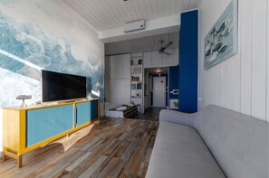 Living area - "Ocean Blue" – A Gem with Unmatched Sea View, Wi-Fi, and Air Conditioning (Sant'Andrea di Rovereto)