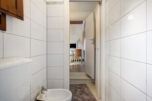 Interior - Holiday Home 'Le Margotte - Apartment Lola' with Garden, Wi-Fi and Air Conditioning (Stiava)
