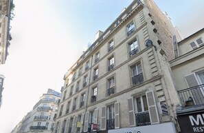 Exterior - Premium-Charming -1bedroom-St Lazare-Opera Paris 8 (Paris)
