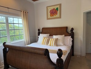5 bedrooms, iron/ironing board, WiFi, bed sheets - Quiet Spacious 5-bedroom house in lovely North Palmetto Point with AC (North Palmetto Point)