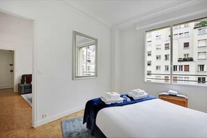1 bedroom, bed sheets - Peaceful-1bedroom -Trocadero -Eiffel Tower -Paris16 (Paris)