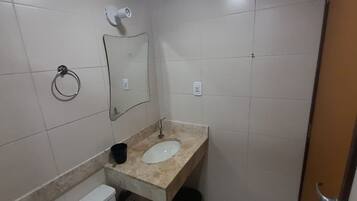 Comfort Apartment | Bathroom
