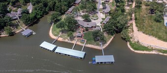 2-Bedroom Cabin at Waterfront Resort with Pool and Boat Slip Access