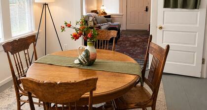 Mt. Shasta Basecamp. Walkable downtown. Near Waterfalls, Castle Crags & Fishing.