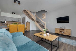 TV, offices - Comfortable Apartment | Balcony | Pool | Parking. (Rewal)