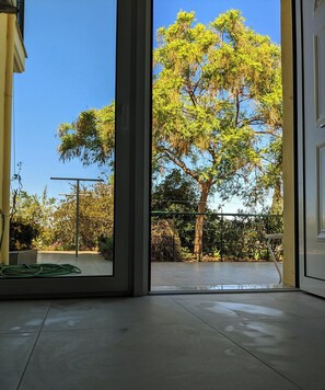 Interior - Tranquil 2-bedroom Apartment in Charming Villa Near Corinth Canal Loutraki (Corinth)