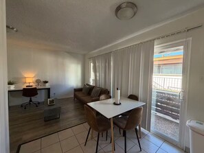 Interior - Cozy 1x1 Apt by Pease Park (Austin)