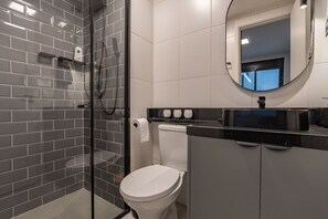1 bedroom - Apto na Vila Ol Mpia com Academia e Smart Lock (São Paulo)