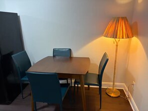 Dining - Cute 2x1 Apt/Close to Mueller and Downtown (Austin)